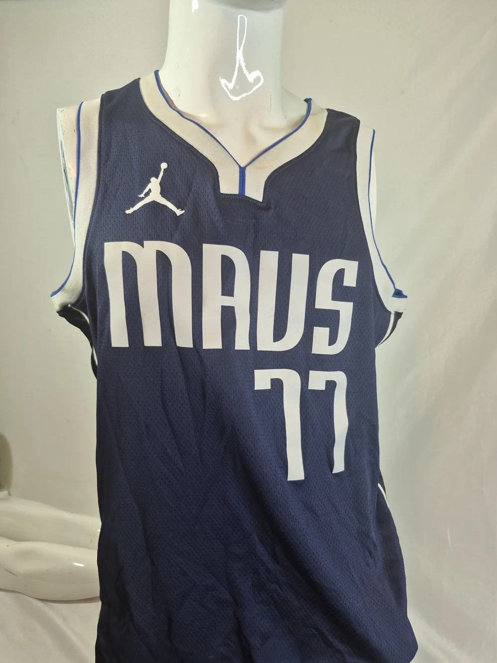 Luca Doncic  Mavs #77 Navy Basketball Jersey